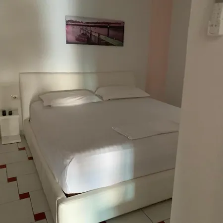 Jasmine * Sarandë